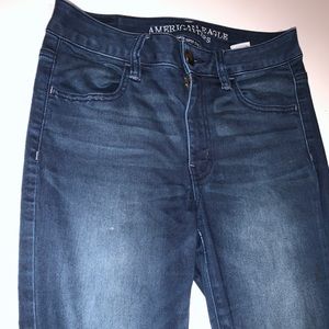 American Eagle Hi Rise Dark Wash Jeans!